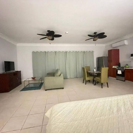 Sandpiper Beach Apartments Palm Beach Exterior photo